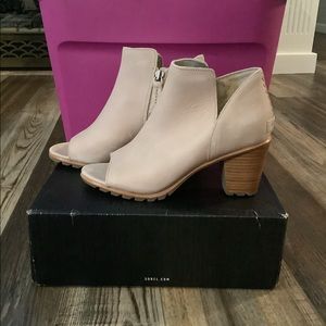 Sorel Nadia bootie